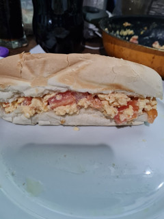 Una foto de Huevos con tomate