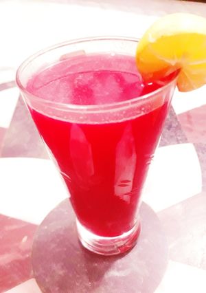 गाजर जूस (gajar juice recipe in Hindi) रेसिपी मुख्य फोटो