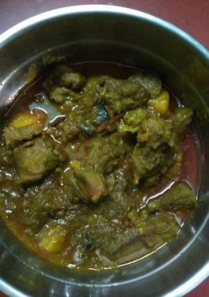 A picture of Mutton curry.