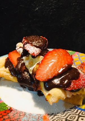 Foto di “Frappe” alle fragole e cioccolato (chiacchiere di Carnevale)
