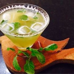 A picture of Pineapple mint cooler.