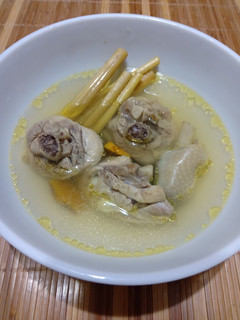 香茅薑黃雞湯(低醣生酮餐)(電鍋料理)(方便料理) 的食譜成品照片