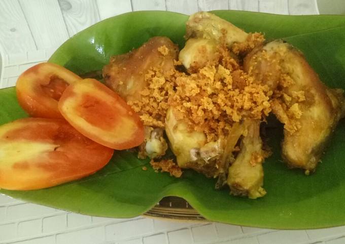 Ayam goreng kremes