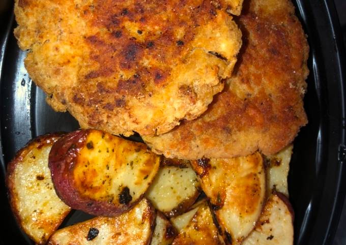 Recipe of Quick Salmon patties and ranch roasted potatoes