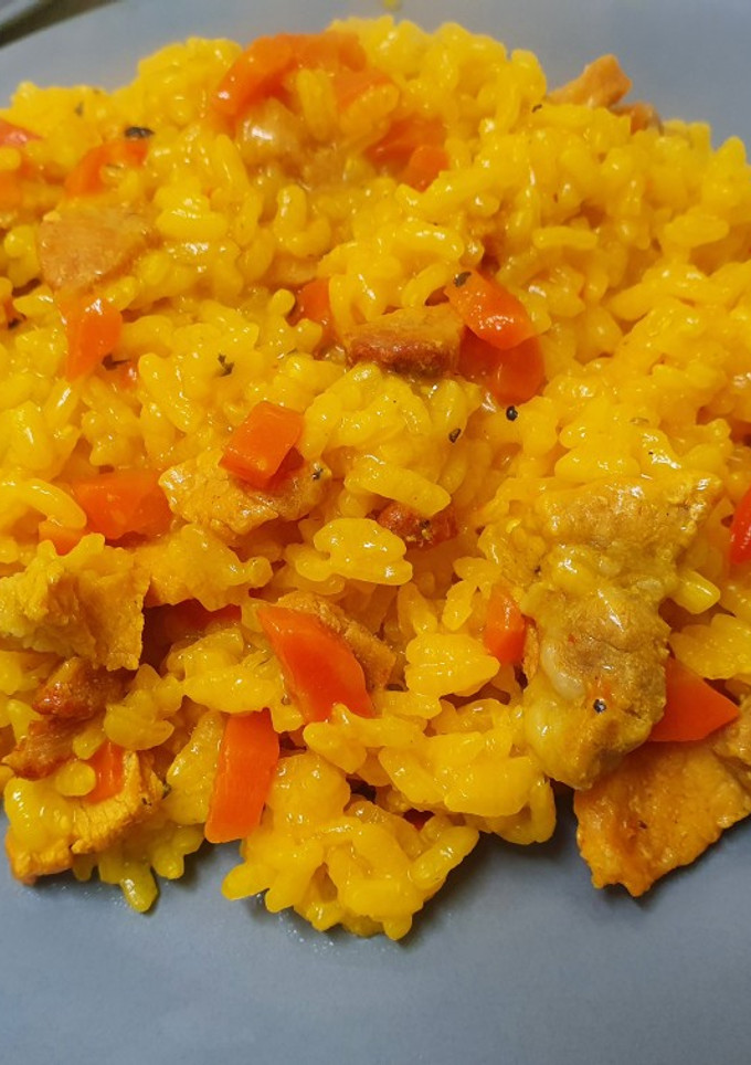 Una foto de Paella de carne en cazuela