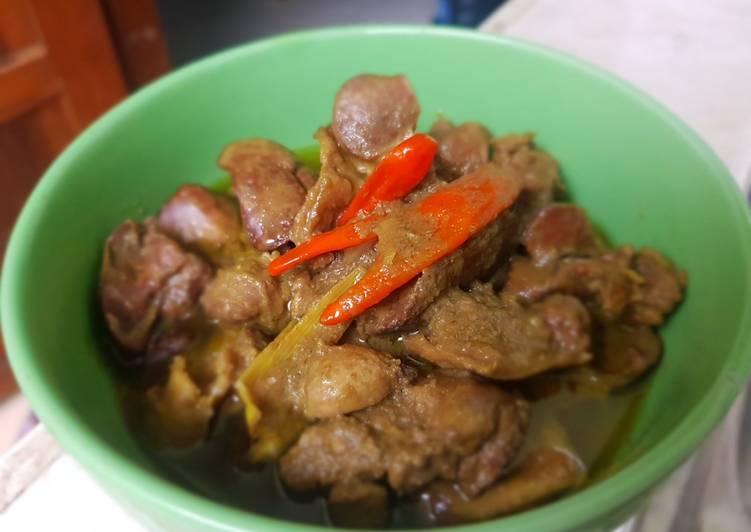 Cara Gampang mengolah Ati Ampela masak kuning yang mudah