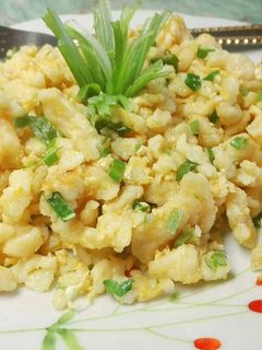 Újhagymás, tojásos galuska 🌿 recept fotója