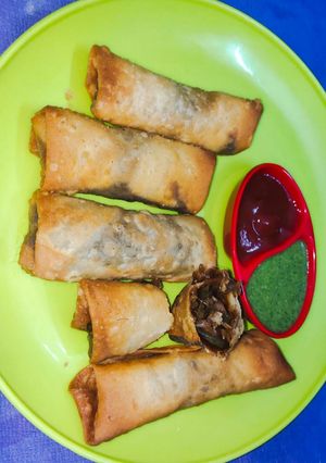 A picture of Spring rolls.