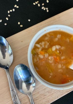 વેજીટેબલ બાર્લી સુપ (Vegetable Barley Soup Recipe In Gujarati) રેસીપી મુખ્ય ફોટો