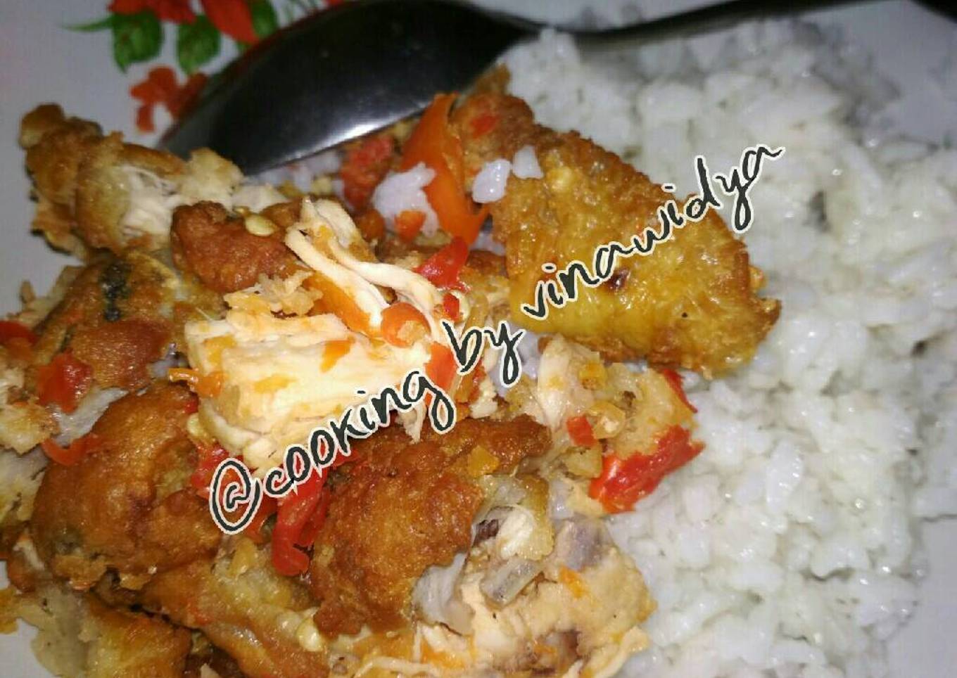 Cara Gampang Menyiapkan Ayam geprek sambal bawang, Bikin Ngiler