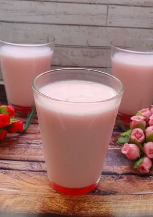 রোজ লস্যি(rose lassi recipe in Bengali) রেসিপির প্রধান ছবি