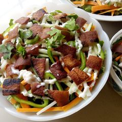 A picture of Fattoush salad.