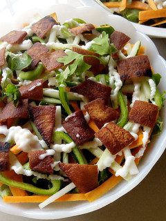 A picture of Fattoush salad.