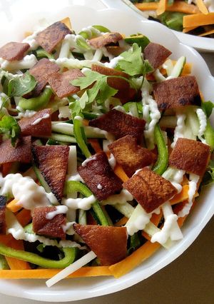 A picture of Fattoush salad.