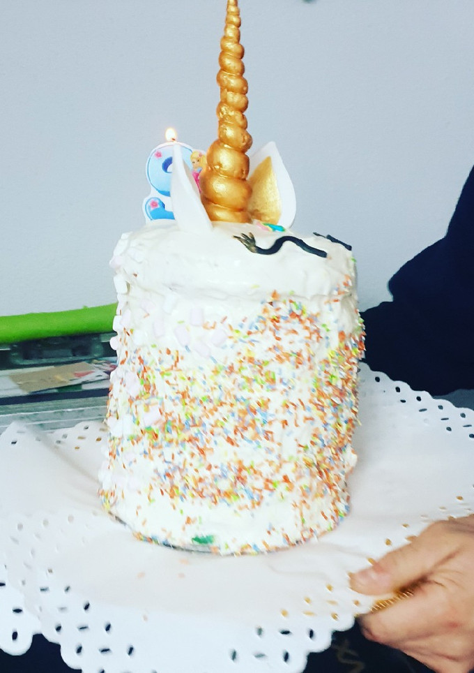 Una foto de Tarta cumpleaños unicornio