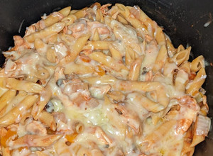A picture of Slow Cooker Fajita Chicken Pasta Bake.