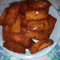 A picture of Fried toast with tuna (canned fish).