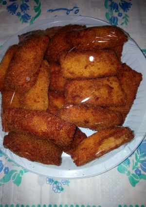 A picture of Fried toast with tuna (canned fish).