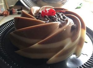 Una foto de Gelatina moka, café y chocolate