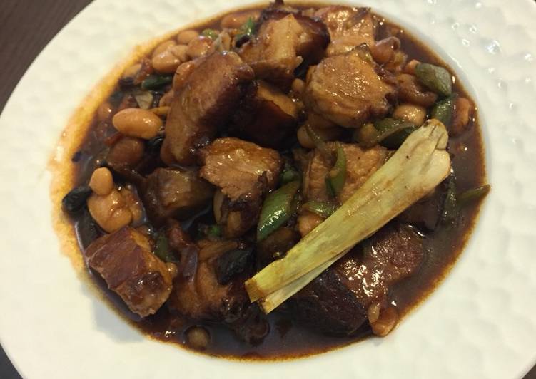 Stew pork belly with baked beans