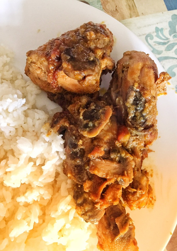 Una foto de Delicioso Pollo guisado con champiñones! Para compartir en Navidad 🎄