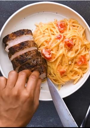 A picture of Tuscan Herbed Chicken.