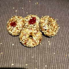A picture of Dates peanuts cookies.