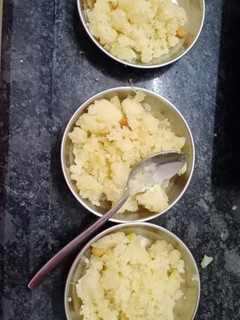 सूजी का हलवा (sooji ka halwa recipe in Hindi) रेसिपी मुख्य फोटो