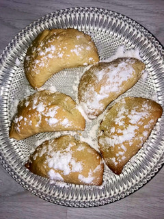 A picture of Apple Dumpling Cookies.