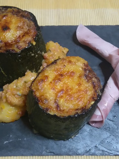 Una foto de 🌾Calabacín Relleno de Salchichas🥒