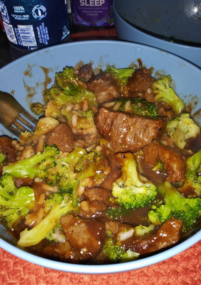 A picture of Beef and broccoli.