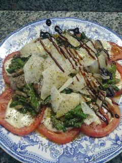 Una foto de Antojo de espárragos con setas