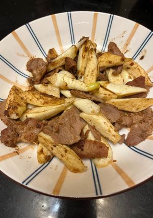 沙茶茭白筍松阪豬 的食譜成品照片