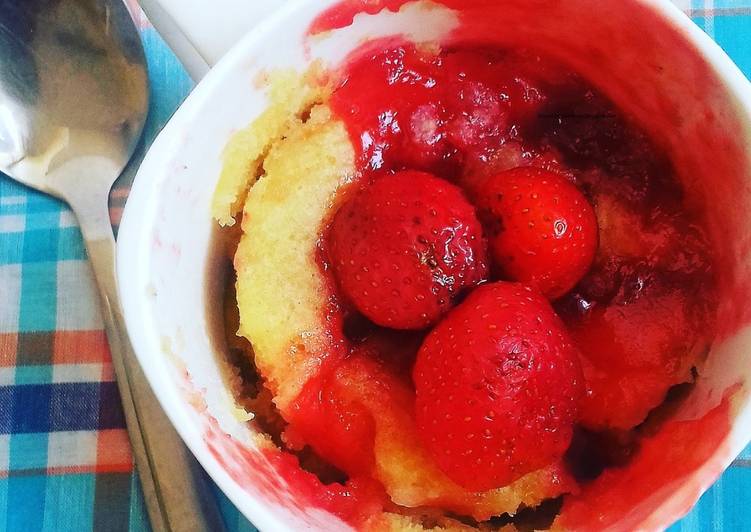 How to Prepare Homemade Strawberry Mug Cake