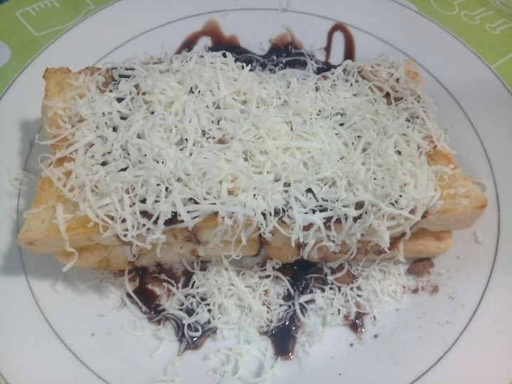 Langkah Mudah untuk Membikin Resep Roti panggang teflon milo keju yang Uenak Anti Ribet, Uenak Banget