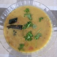 A picture of Dal fry.