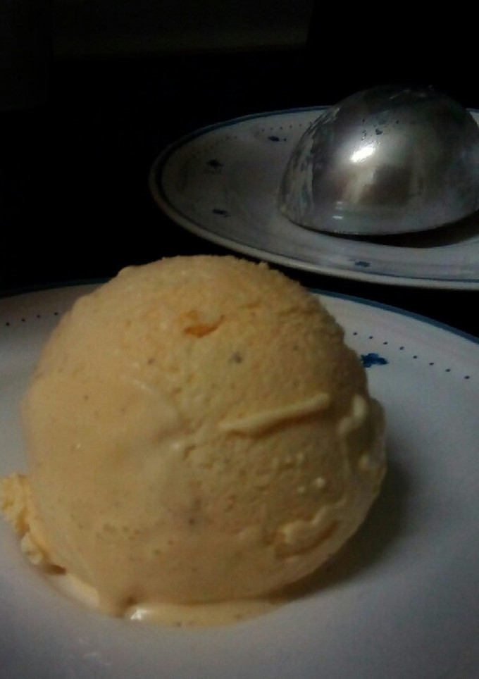 Una foto de Helado casero de vainilla bourbon súper cremoso