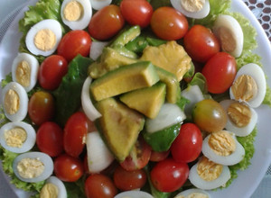 Hình của món Salad Bơ cho người ăn kiêng.