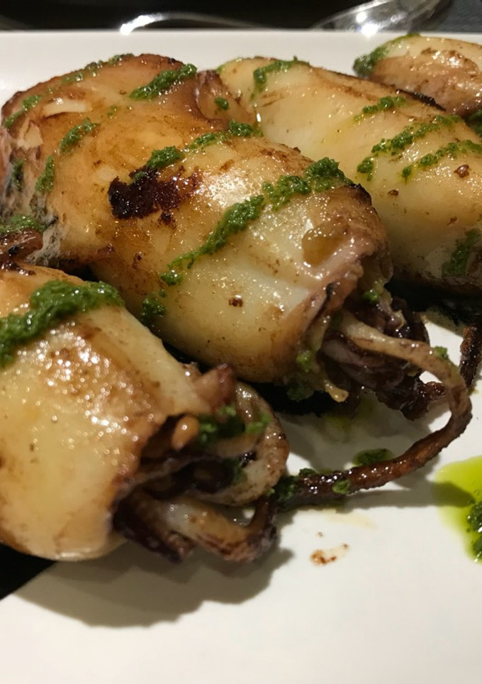 Una foto de Calamares rellenos en su tinta