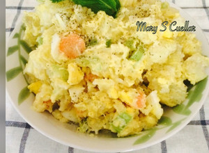 Una foto de Ensalada de papa a mi estilo 💖