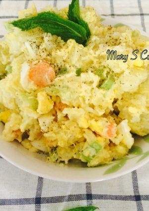 Una foto de Ensalada de papa a mi estilo 💖