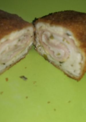 Una foto de Bollos de pollo rellenos!!