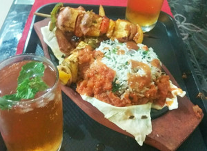 A picture of Paneer tikka sizzler.