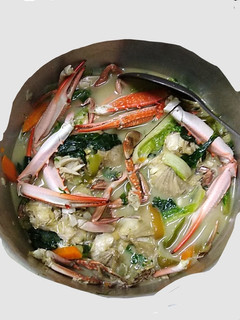 A picture of Crabby with coconut milk and veggies 😍😍😍.