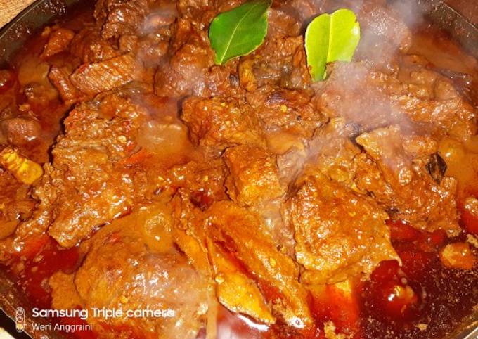 Ternyata begini lho! Bagaimana cara membuat Rendang daging sapi praktis yang gurih