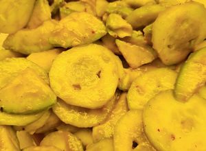 Una foto de Botana de pepino y aguacate, para el tequila