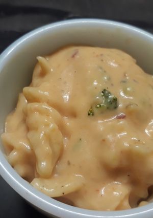A picture of Broccoli cheesy pasta.