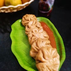 A picture of Chicken momos.