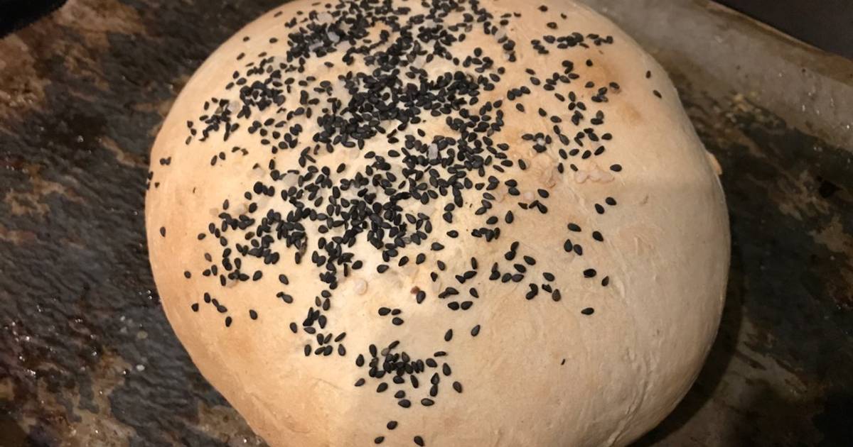 Helles Dinkelbrot mit schwarzem Sesam Rezept von Bettina Nöbauer - Cookpad