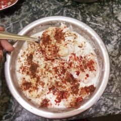 A picture of Dahi wada.